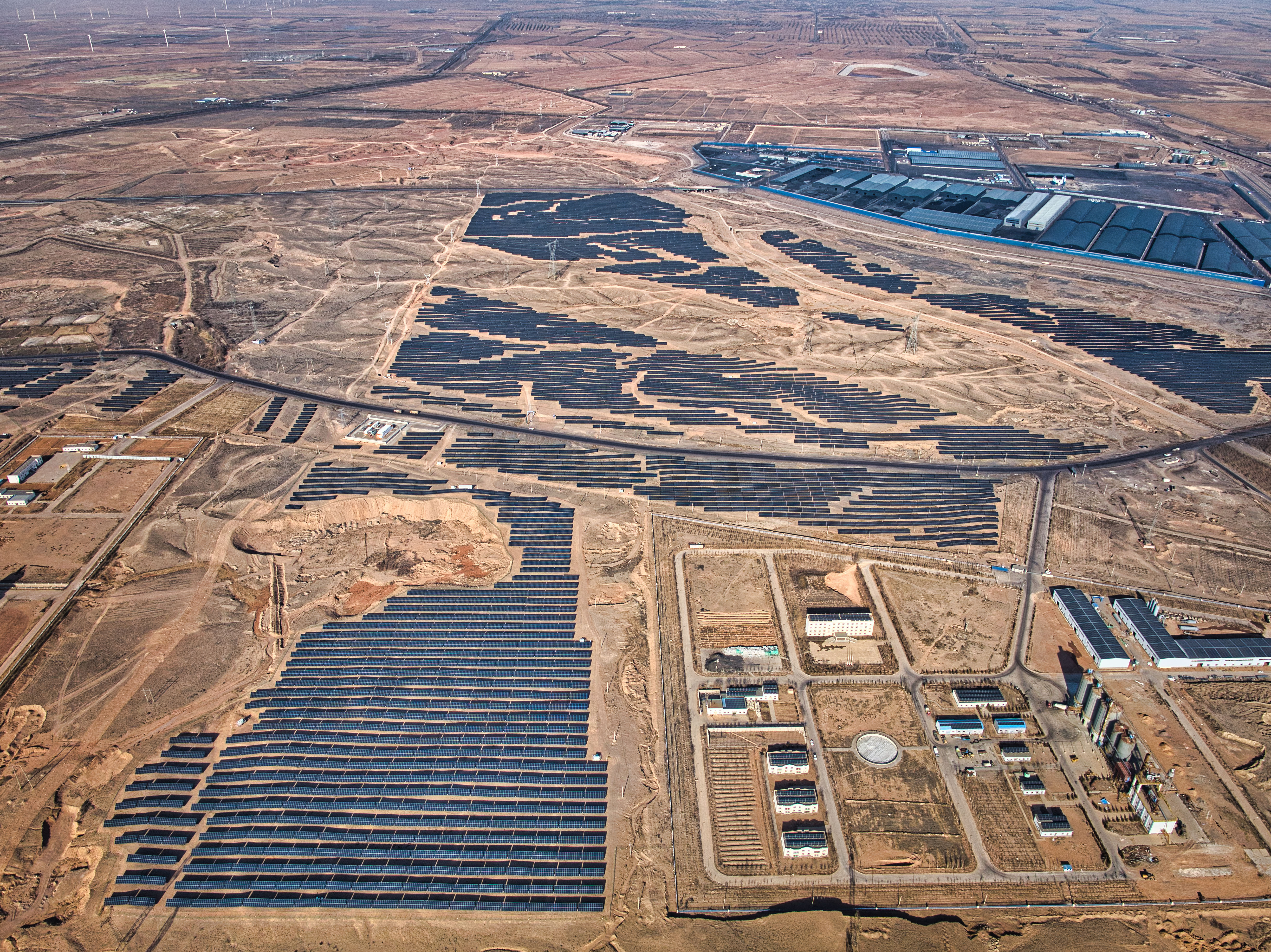 TCL中環-國能寧夏青銅峽沙石敦光伏復合發電項目